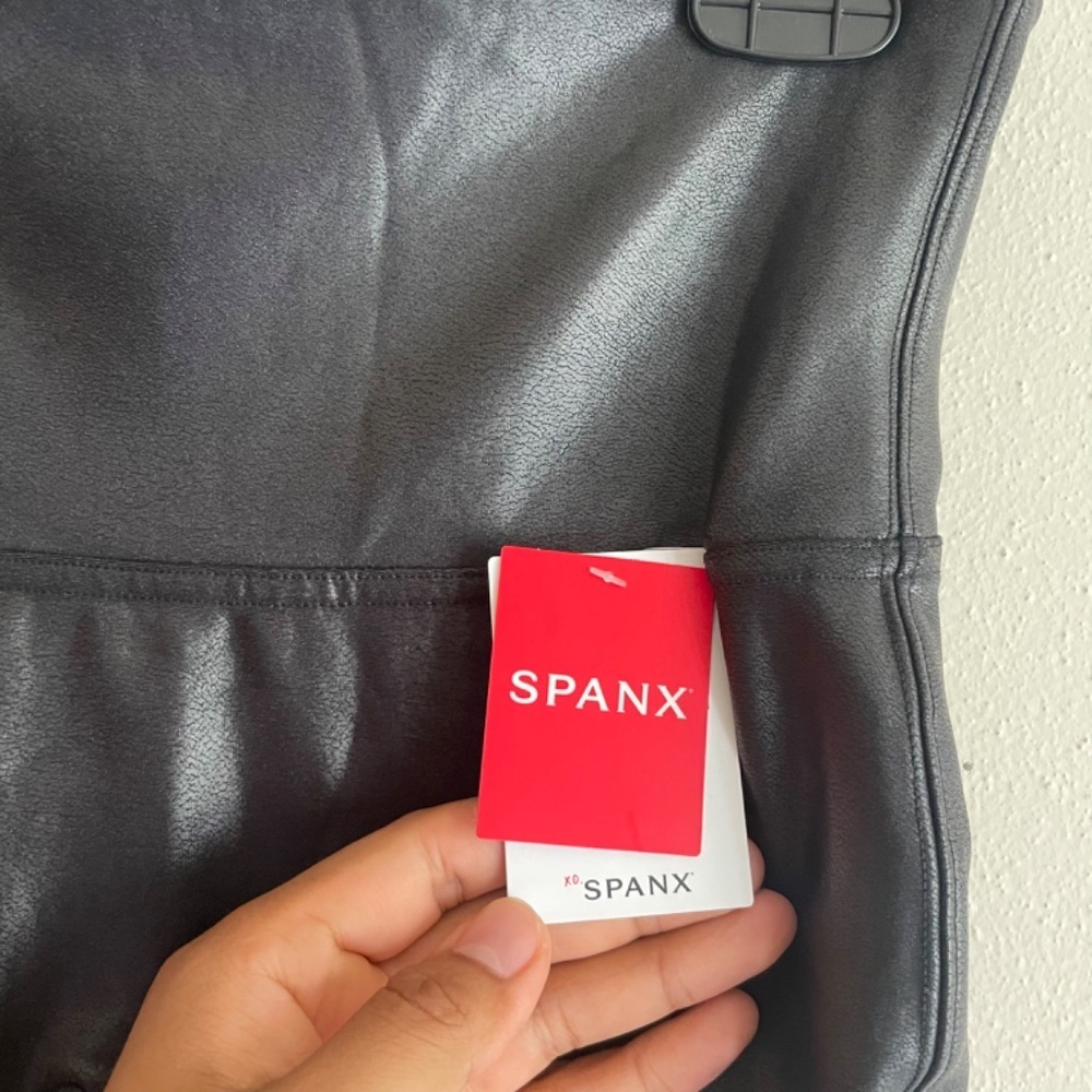 SPANXshape Faux Leather Leggings - Picture 5 of 10